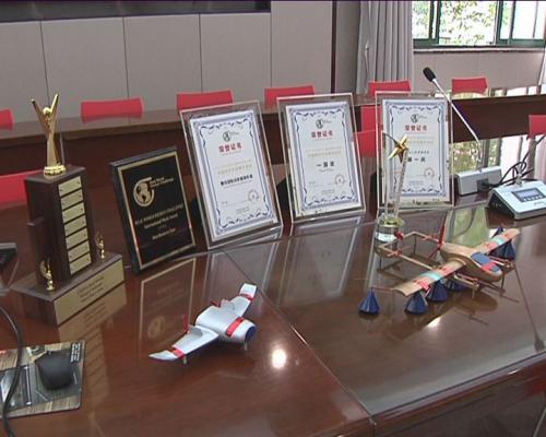 新闻丨这群中学生设计的无人机 获了国际竞赛两项大奖
