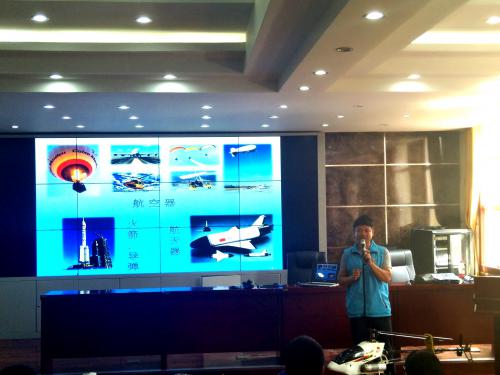 无人机让孩子们的飞天梦自由飞翔 