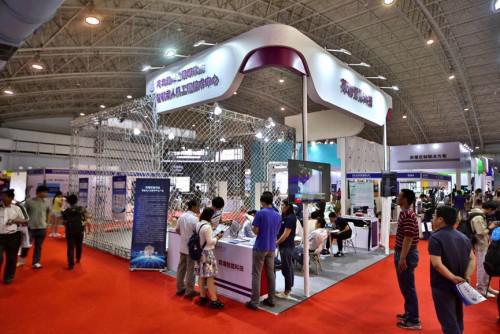 全自主智能化无人机教学平台亮相第21届科博会