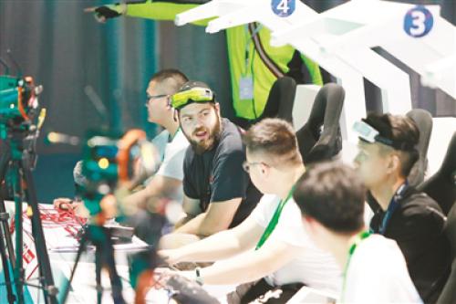 九国顶级飞手上演无人机速度秀