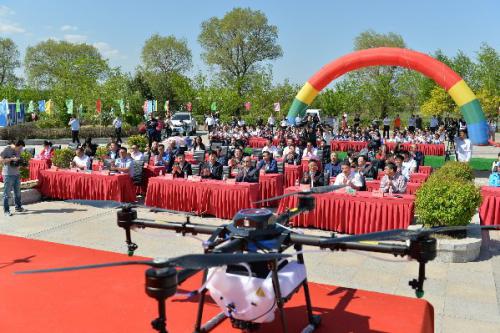 无人机洒农药、从种到销全程监控……今年秋天能吃上这种大米了