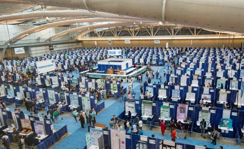 英特尔为窗户清洗无人机创意设计者，奖励了75,000美元