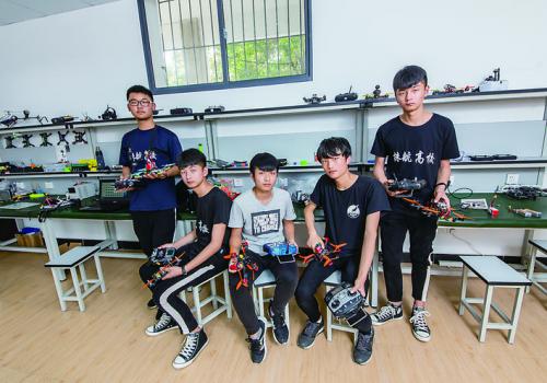 株洲5名学生在全国青少年无人机大赛摘4金2银