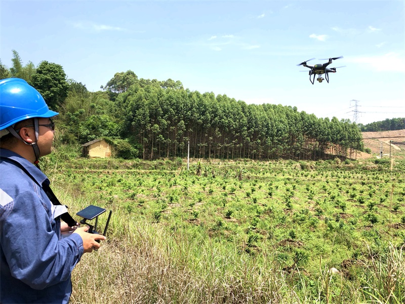 超高压梧州局开展无人机线路巡视工作