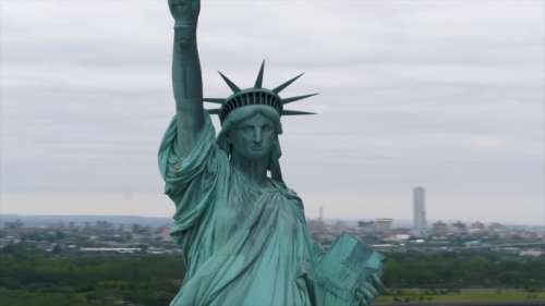 网红 Casey Neistat 又惹争议！河上放飞 DJI Inspire 2 航拍自由女神像