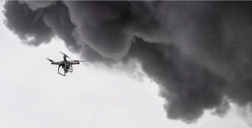 无人机在美成功营救基拉韦厄火山灾区男子