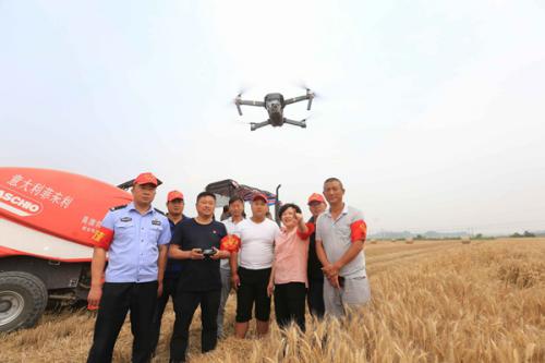 无人机巡查 助力秸秆禁烧