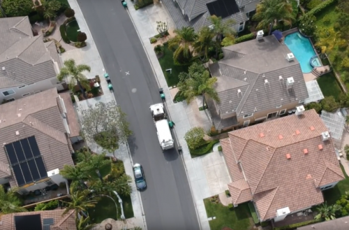 垃圾桶集体被破坏，业主出动 DJI Spark 寻真相原来⋯⋯