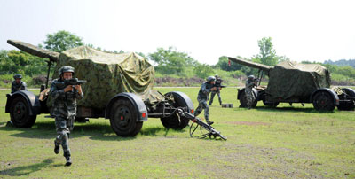 真人CS与无人机 国防教员培训班在宁举行