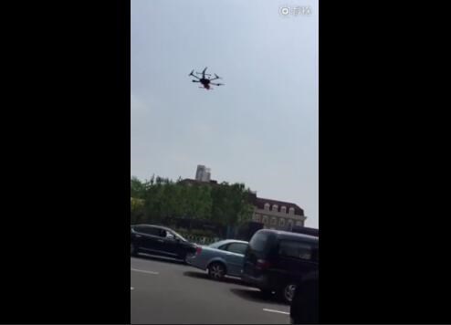 天津交警测试无人机执法车祸现场