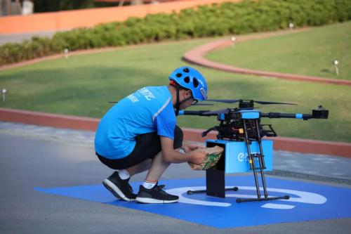 饿了么无人机飞到了阿里巴巴！蜂鸟全面融入阿里新零售“分钟级配送”