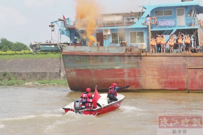 全省洪涝灾害事故跨区域应急救援实战演练在佛山举行 无人机投放物资直升机救出伤员