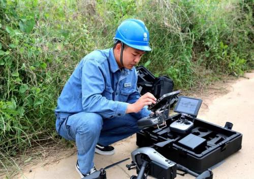 手抖电工的“飞行梦”