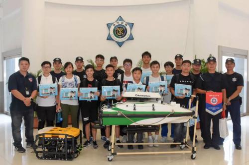 云洲探测无人船被澳门中学生包围了！