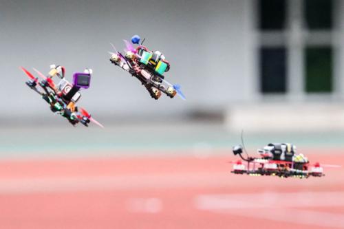 无人机竞速邀请赛广州开赛 前十获DCL中国赛外卡
