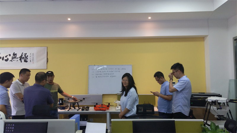 重庆启迪科技园唐秀娟总经理一行赴无人机网西南运营中心调研