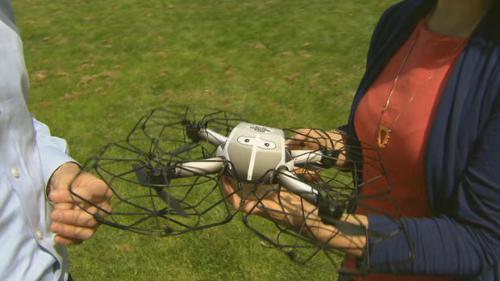 害怕山火，美国国庆有城市用无人机表演代替焰火