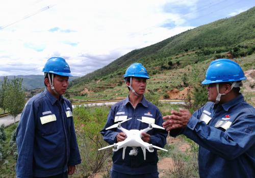 大理供电无人机+为电力人插上智慧双翼