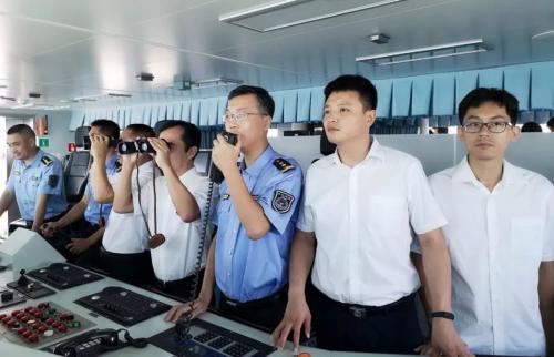 海南省海洋管理部门携 md4-1000进行海岛航测巡查及岛碑勘查维护