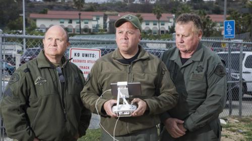 “无人机警察”高效好用，洛杉矶居民却不太高兴