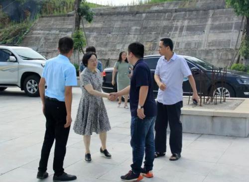 广元市政协副主席唐容华一行莅临驭云航空参观调研