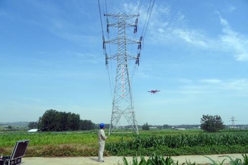 蚌埠供电：无人机巡检重要输电通道