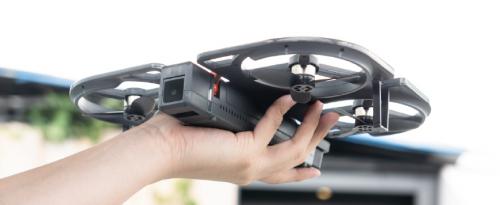 iDol智能跟拍无人机以低廉的价格，让更多人尝到航拍的乐趣