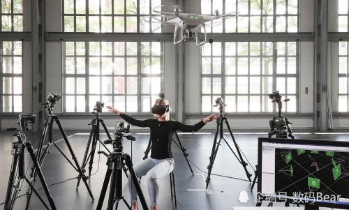 研究显示用我们的身体和动作操纵无人机比摇杆更适合