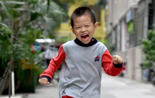 挑起企业的社会责任感，让孩子的笑容继续灿烂