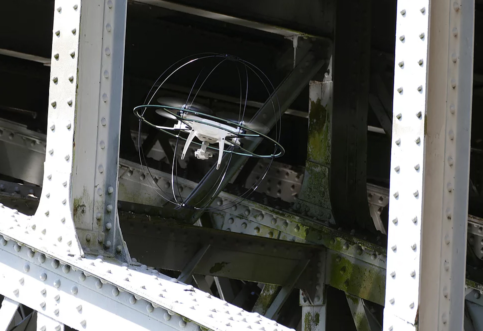 英生产商推碳纤维保护罩 为 DJI Phantom 4 提供全面保护