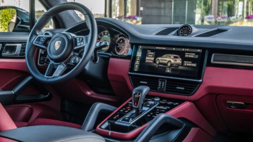 顶级保时捷跑车与 FPV 无人机速度对决：硬拼谁更快！赢家是…？