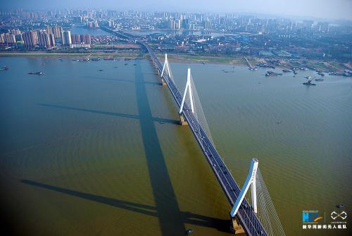 新华网无人机“飞阅”长江之湖南篇