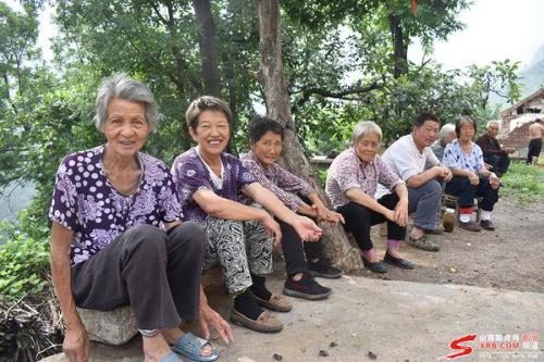 壶关县后脑村：迎来一架无人机，拍摄农村好风景