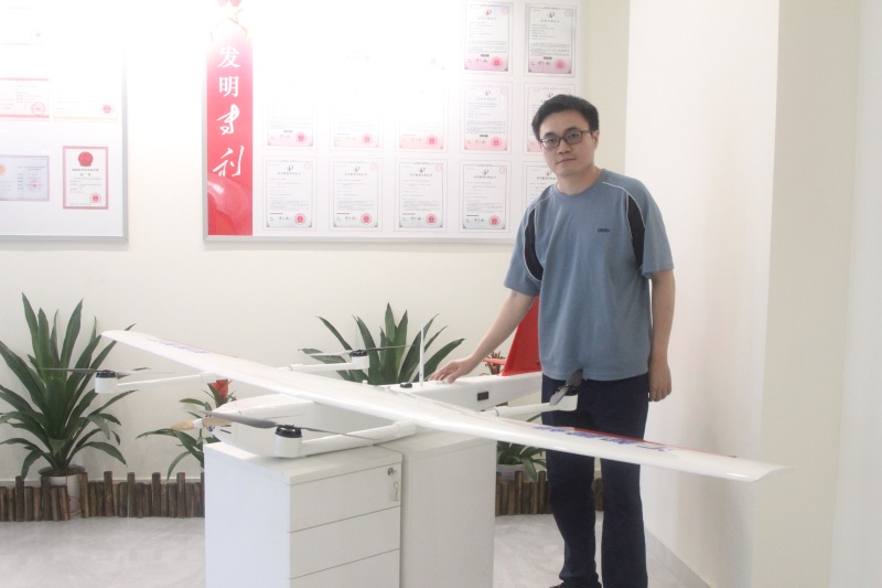 国防科大80后博士退役不褪色 乘着无人机飞越梦想