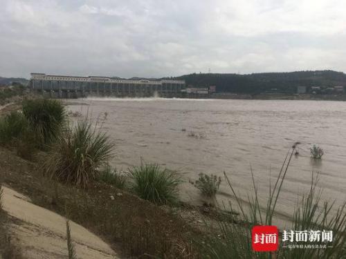 四川遂宁2人不顾禁令到网红沙滩游泳被冲走