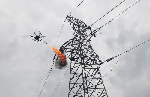 玉林供电局：开展精益化运维，无人机除隐患