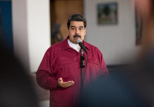 装炸药无人机被击落，委内瑞拉总统演说间险被暗杀