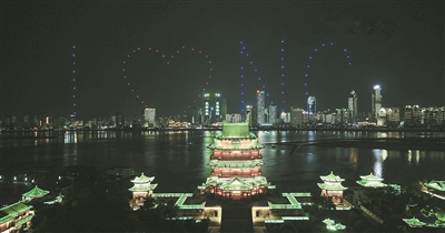 百余无人机组队秀出魅力南昌