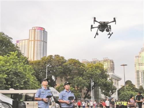 抓捕 扫毒 寻迷童“空中警察”样样掂