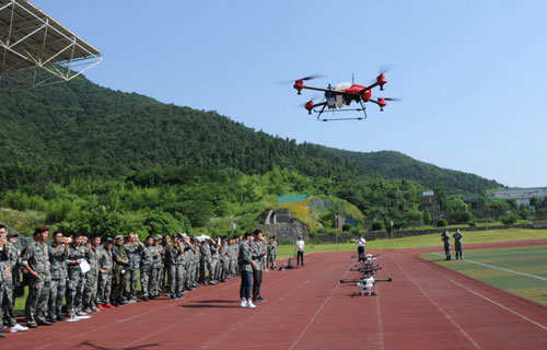 中国青少年国防体育发展联盟南京举办无人机飞控师培训