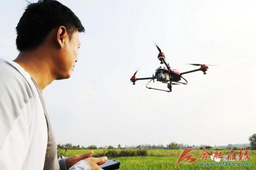 政府出资！无人机免费为农户喷洒农药