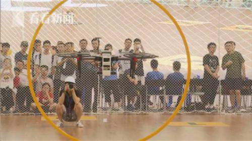 自主飞行识别数字越障碍 智能“无人机”大比拼