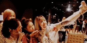 简易DIY就可以令手机腾空？好似无人机咁帮你自拍！