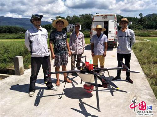 海南扶贫农用无人机大显神威助力北稻南移