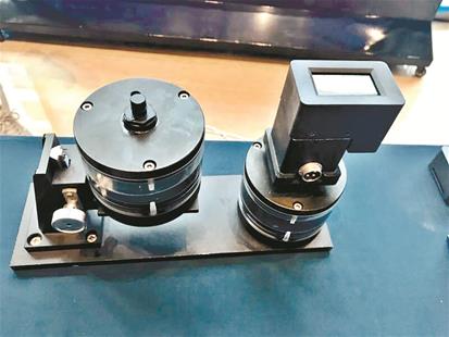 无人机拍摄桥梁裂纹 “尖板眼”亮相全国桥梁安全大会