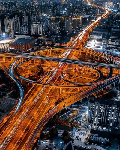 航拍镜头下的上海，浦东和浦西有种不一样的美