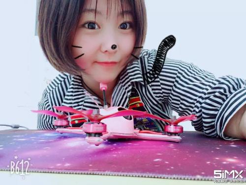 女飞手调机｜在读研究生“小肥手”之萌粉佩奇穿越机的调试及试飞