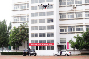 探访云鹰无人机警务中队：小小无人机 冲锋排头兵