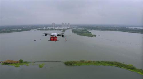 阳澄湖上空爆发“空战”！京东生鲜开创无人机送大闸蟹先河