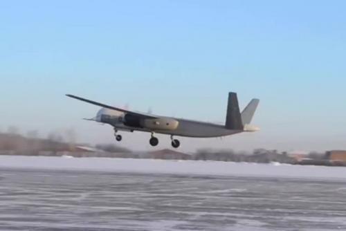 拒绝从中国购买，俄罗斯最强无人机首飞，专家：还是放不下面子